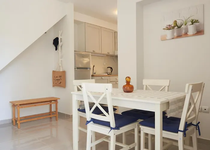 Guest house Galaxidaki 1857